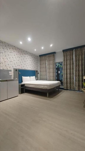 Room 3, London Croydon Hotel, London