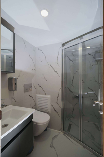 Bathroom 5, Hotel Ozbek, Fatih