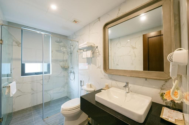 Bathroom 4, Hanoi Marigold Hotel, Hoàn Kiếm