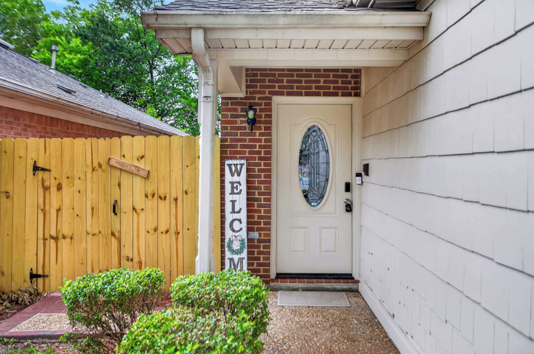 Room 3, Renovated 3BR Retreat With Game Room, Montgomery