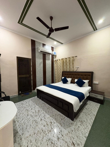 Room 3, The Indra Palace, Jaunpur