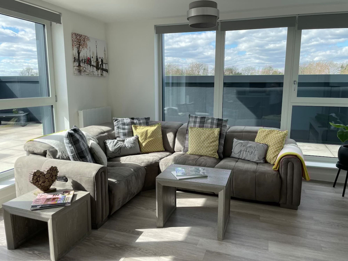 Room 4, Stylish Penthouse- Guests Favourite Just Amazing, London