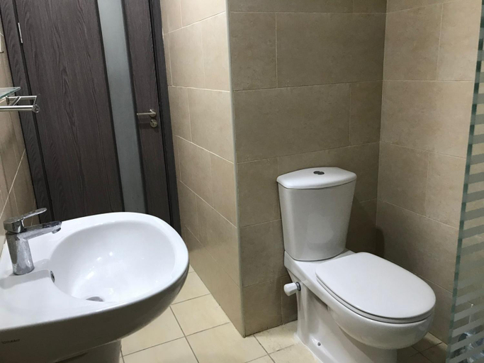 Bathroom 4, Aldau heights apartments, Al-Ghurdaqah