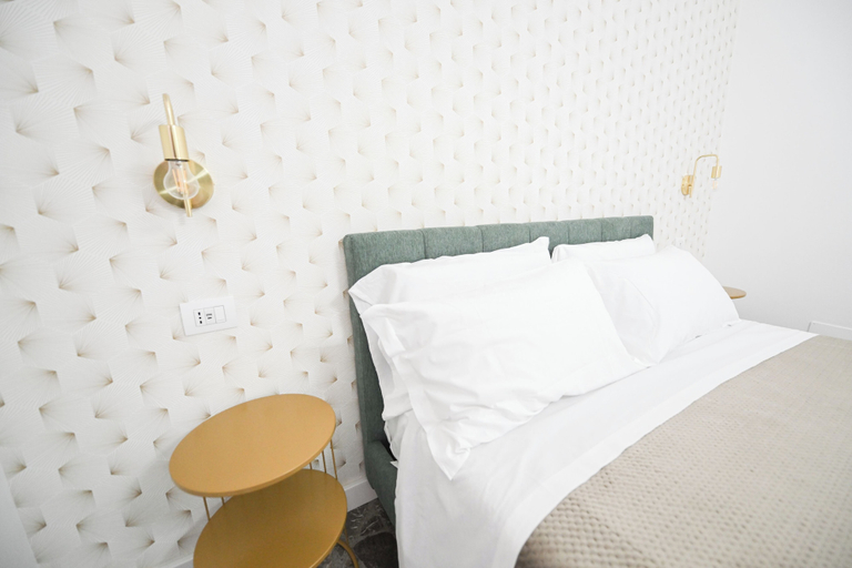 Room 2, Newhouse Cavour Deluxe, Bari