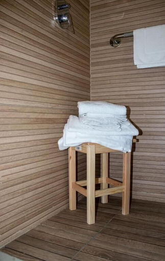 Bathroom 3, Augustea Travel, Caserta