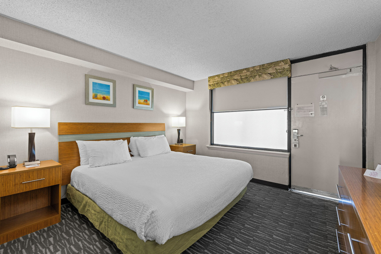 Bedroom 4, The Barclay Towers Resort Hotel, Virginia Beach