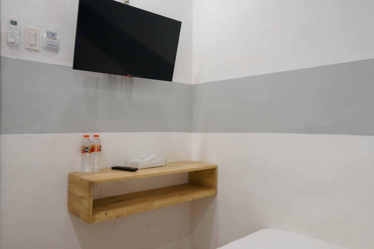 Bathroom 3, Jotel Guest House Mitra RedDoorz, Medan