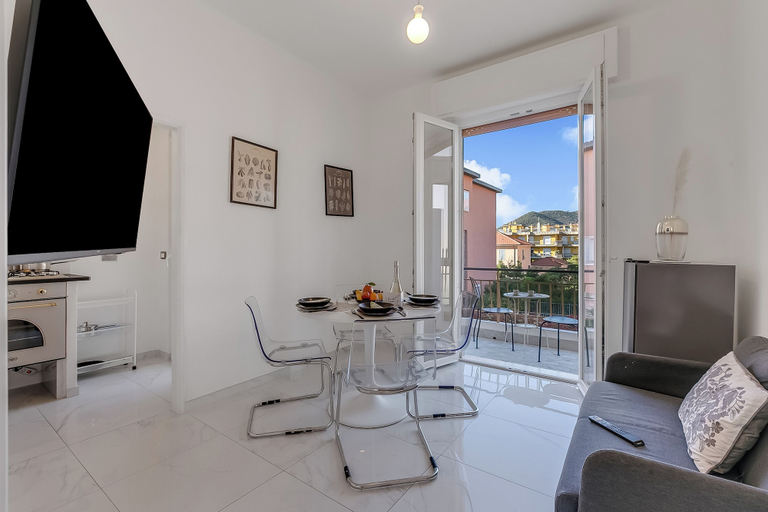 Interior, Boccaccio - Apartment With Balcony, Near Marina & Beach, Savona