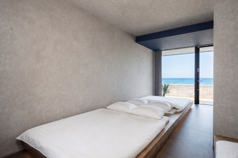 Interior 2, nagisa awajishima, Awaji