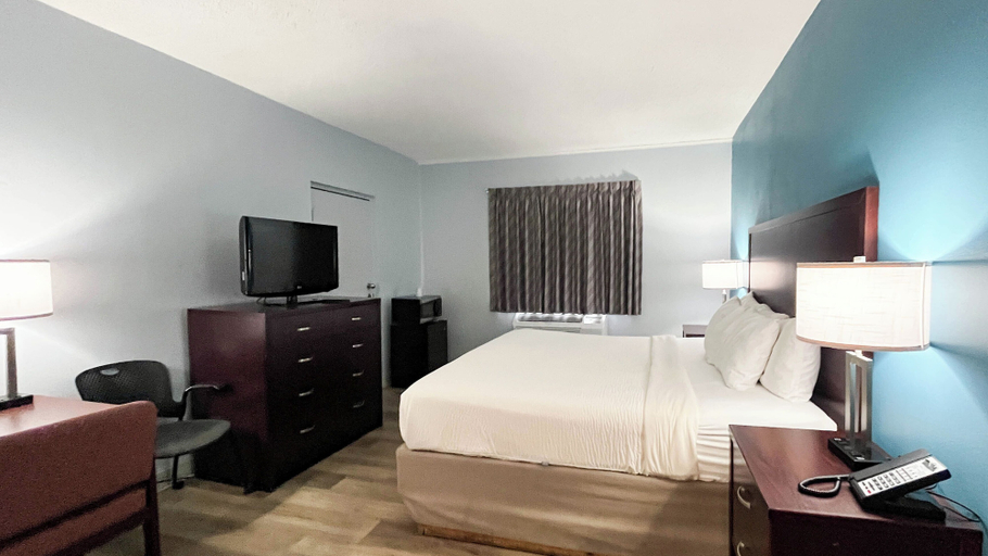 Bedroom 3, Motel 6 – Tiffin, OH, Seneca