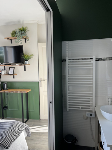Bathroom 5, le clos du jas, Bouches-du-Rhône