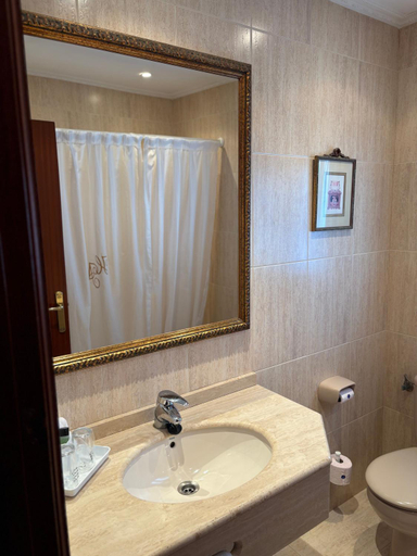 Bathroom 4, Hotel El Ancla, Cantabria