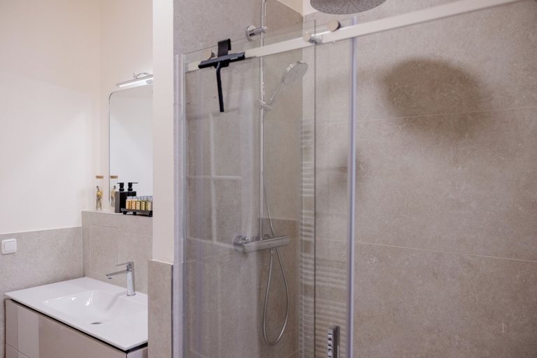 Bathroom 3, Lumen Homes Heritage Boutique Apartments, München
