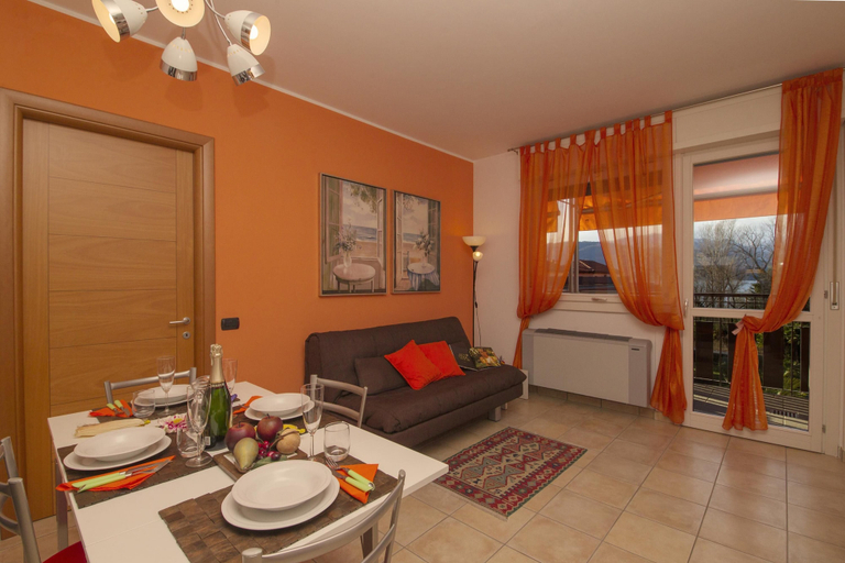 Others 4, Casa Fiorita: Leggiuno 100 Meters From Lake Apartment With Shared Pool, Varese