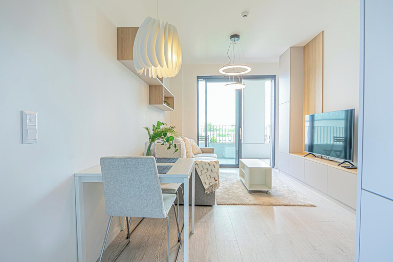 Living room 3, 1BR Apartment Near Airport with Parking, Bratislava