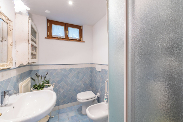 Bathroom 3, Villa Vittoriano - Surrounded By Nature, Lucca
