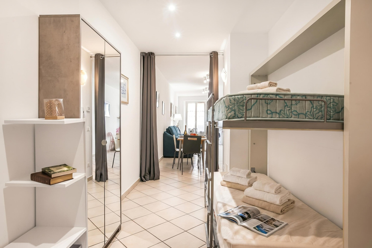 Room 4, Firpo - Apartment With Sea View, Savona