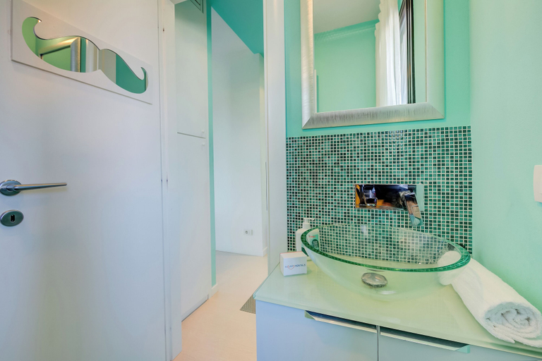 Bathroom 3, Green Tiffany Apartment: Pool, Tennis, Balcony, Brescia