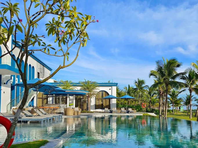 Poolside bar 5, Beachfront Villas by KTGA Hospitality, Da Nang