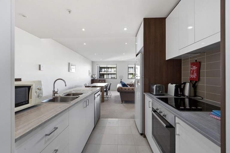 Kitchen 5, Charming 2BR Apartment Near Canberra’s Attractions, Canberra