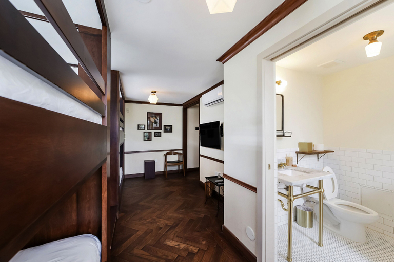 Bathroom 5, Jefferson Hotel, Miami-Dade