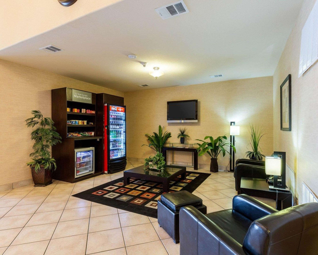 Others 4, Quality Suites Huntsville Near University, Walker