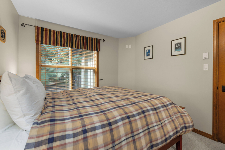 Bedroom 2, Blackcomb Greens by Whistler Premier, Squamish-Lillooet