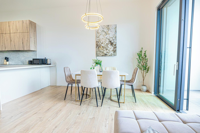Family dining 3, Premium 2BR & 1LR Apt with Skyline View, Bratislava II