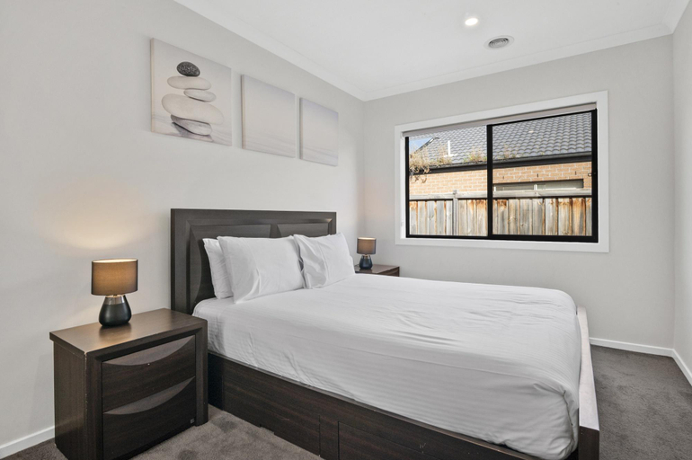 Bedroom 5, Garden Retreat 4-Bed House in Tarneit, Melbourne