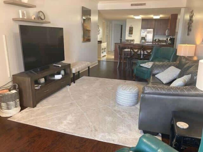 Living area 5, The Sapphire Deck, Harrison