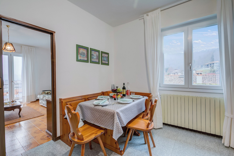 Dining 2, Zio Enry Terrace Apartment in Orta Lake - Happy Rentals, Novara