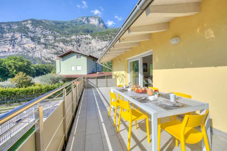 Rooftop terrace 3, Mirabelle - Apartment with Terrace & Views - Happy Rentals, Trento