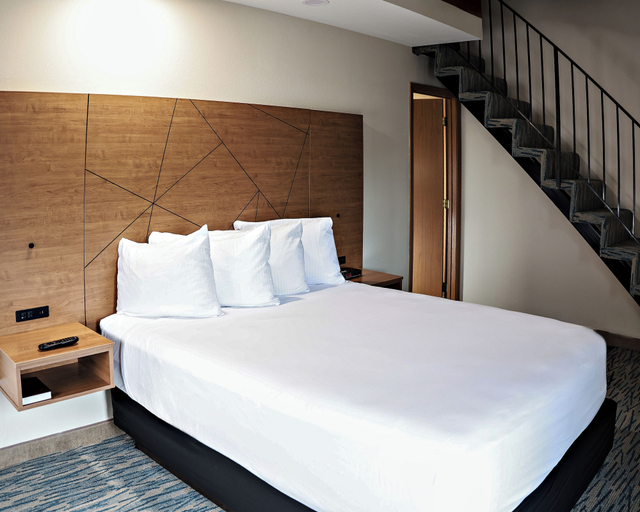 Bedroom 3, RiverTree Inn & Suites, Asotin