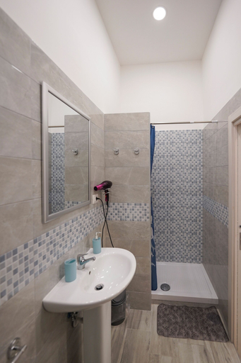 Bathroom 4, Napoli Incanto, Napoli