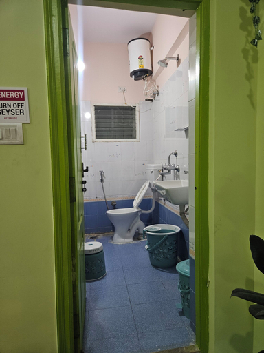 Bathroom 3, Anvik Serviced Apartment, Bangalore
