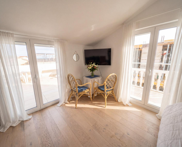 5, PRZNO Studio Apartment
