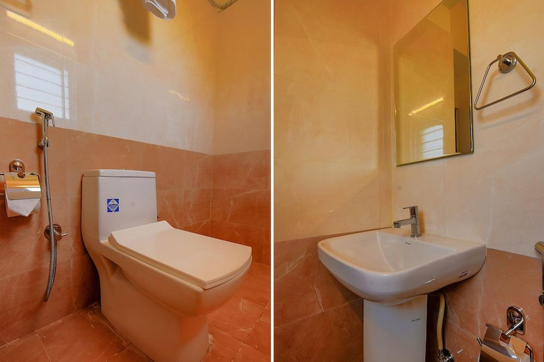Bathroom 3, Fabhotel Gr Lake View, Bangalore