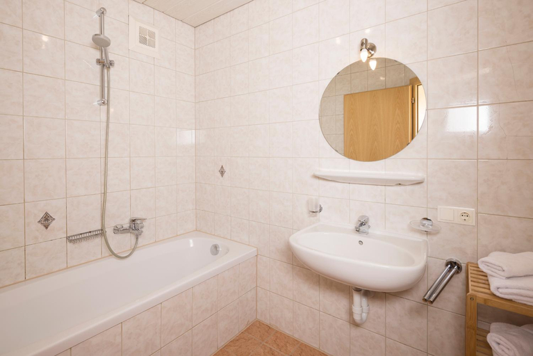 Others 2, Appartements Huber, Schwaz