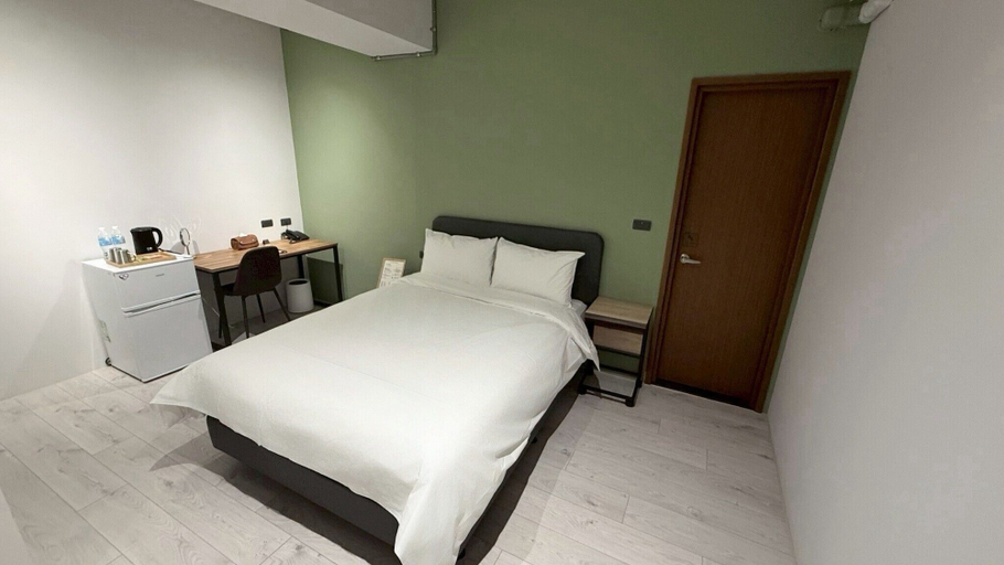 Room 5, EastGateHotel, Taichung