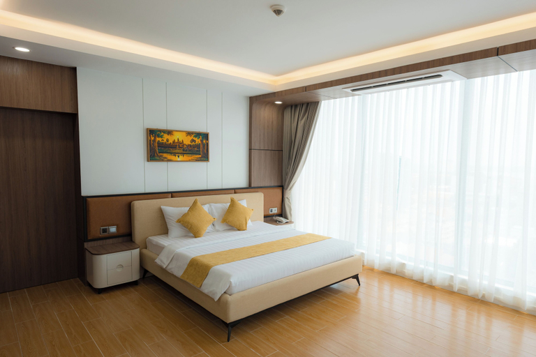 Room 4, Champs Elysees Hotel & Suites, Phnom Penh