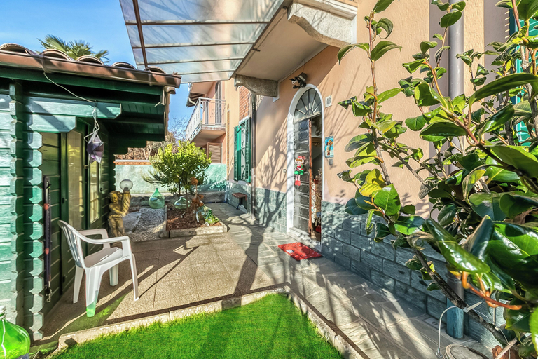 Exterior detail 2, Butterfly Apartment: Lake Maggiore Luino Apartment With Balcony, Varese