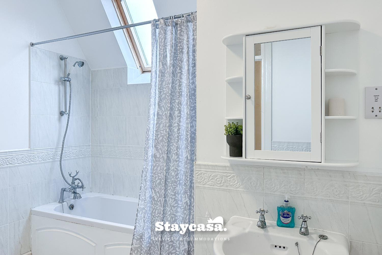 Bathroom 3, Carlton Co-Living - Private Room Self-Cater, Trafford