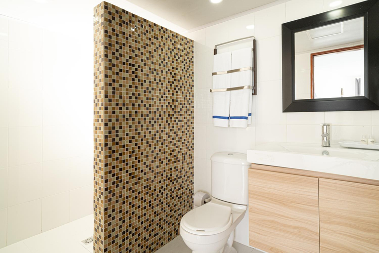 Bathroom 4, Hotel Calypso Beach, San Andrés