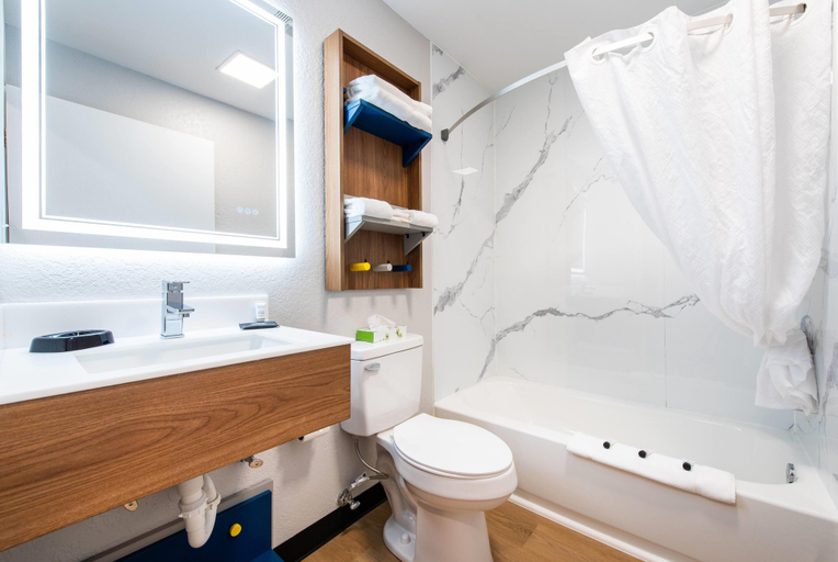 Bathroom 4, Microtel Inn & Suites by Wyndham London, Laurel