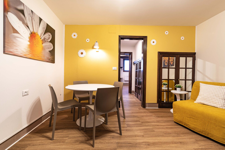 Room 5, Daisy Flowers by Wonderful Italy, Venezia