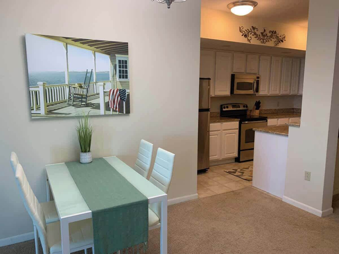 Room 5, Lighthouse Hideaway, Harrison