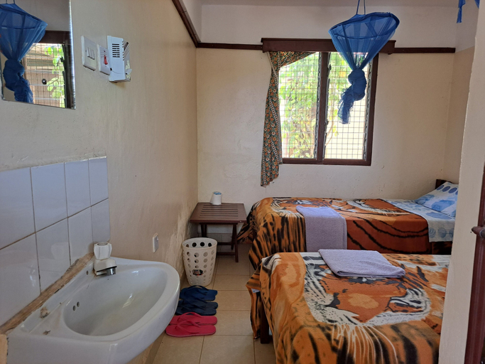 Bathroom 4, Kwale Golden Guest House, Matuga
