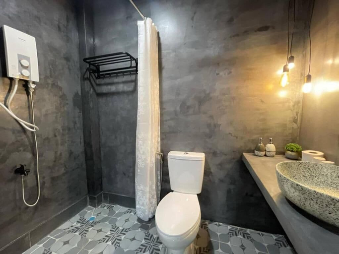 Bathroom 2, Mother's House, Svay Pao