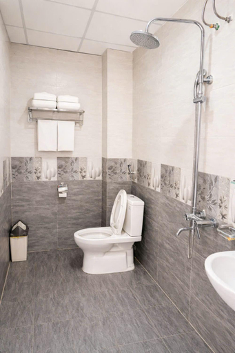 Bathroom, Thao Nguyen Homestay, Bố Trạch