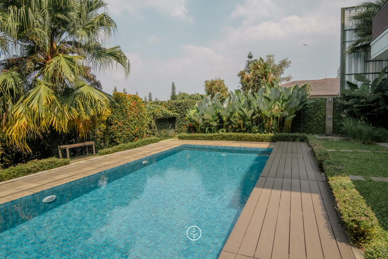 Sport & Beauty 3, Morning Glory Mountain View Villa 4 Bedrooms With a Private Heated Swimming Pool, Bandung